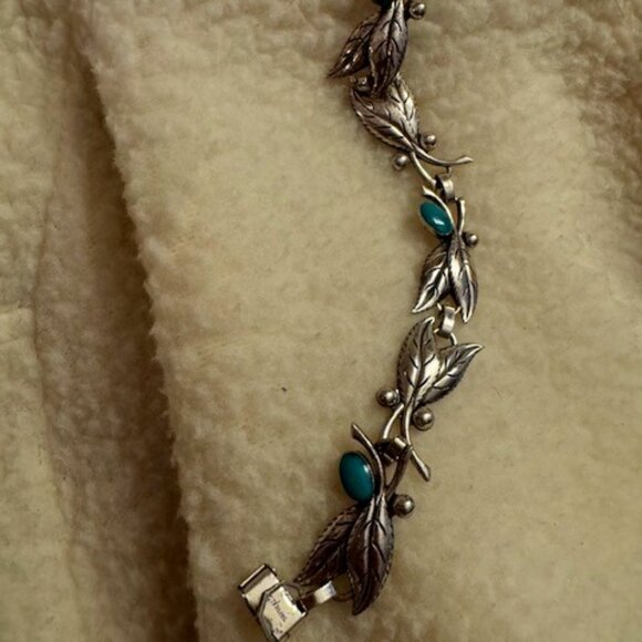 Bracelet - Picture 1 of 2